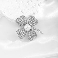 Four-Leaf Clover Pearl Brooch Inlaid with Zircon