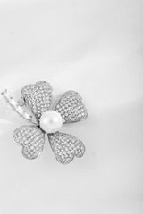 Four-Leaf Clover Pearl Brooch Inlaid with Zircon