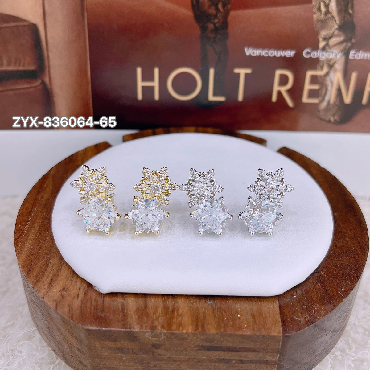 Snow Diamond Twin Stud Earrings
